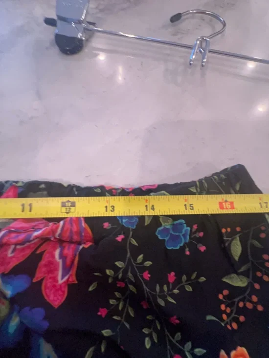 Real Clothes Saks Fifth Avenue Black Floral silk pants L - Picture 5 of 6